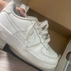 ALL WHITE NIKE AIR FORCES